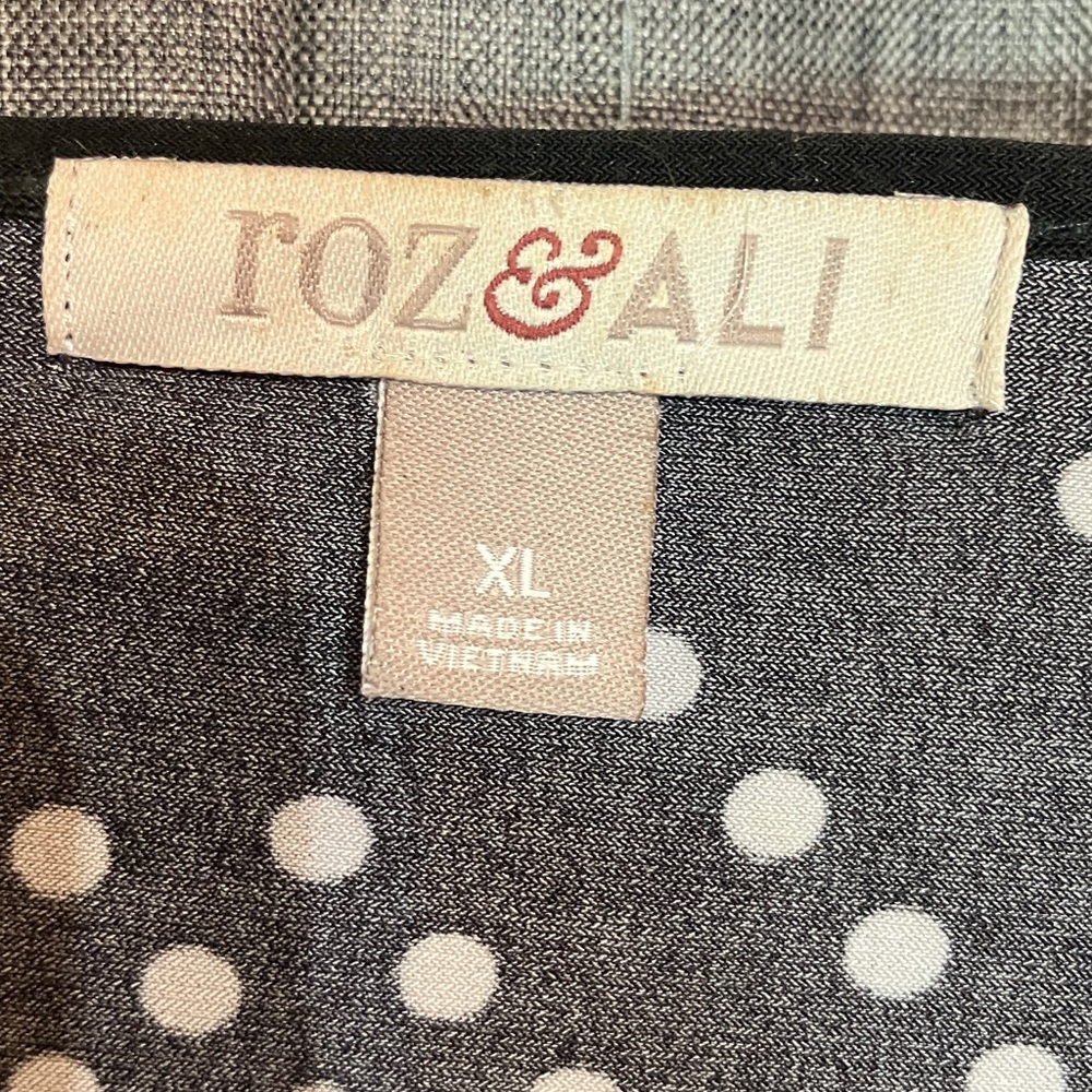 Roz & Ali Black and Teal Patterned Blouse - Picture 2 of 6